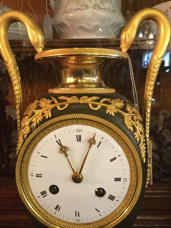 Clock vase
