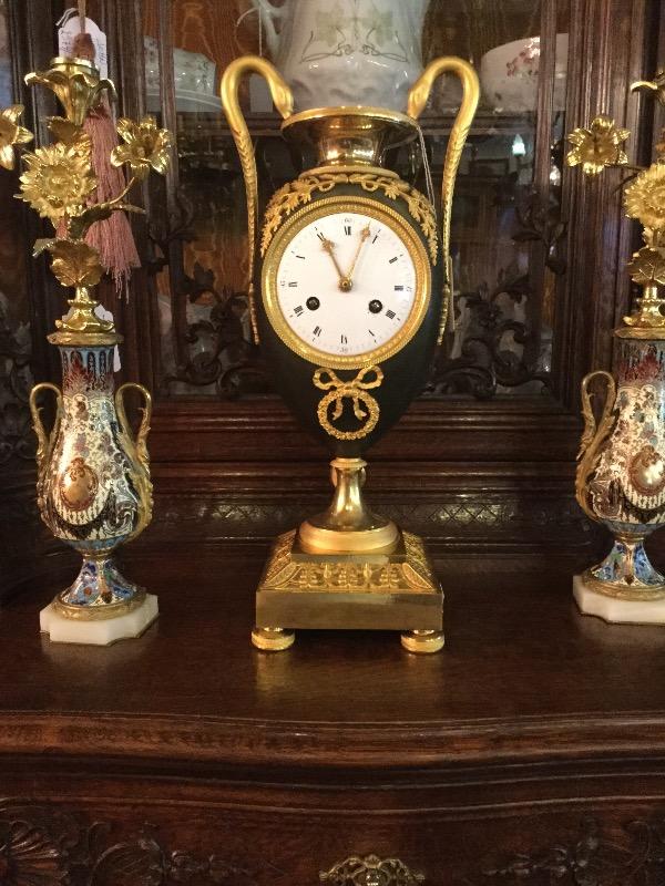 Clock vase