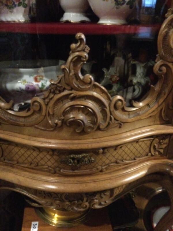 Louis xv vitrine 